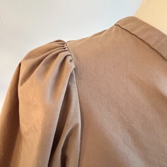 Banana Republic Puff Sleeve Blouse in Warm Taupe – US XS (Petite) - Picture 5 of 6